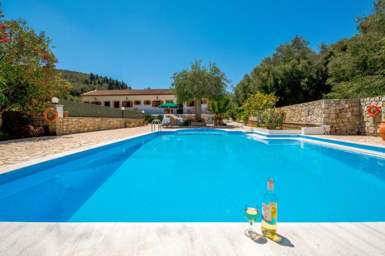 Livadi Studios With Pool Láka Kültér fotó